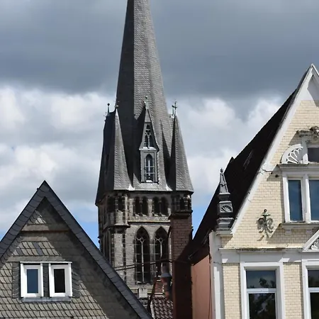 Guese * Detmold